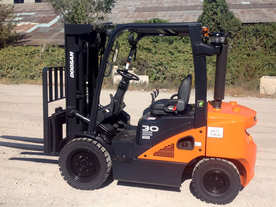 New Doosan Model D30S7 forklifts available in Pittsburgh