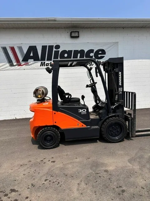 2022 Doosan G30E-7