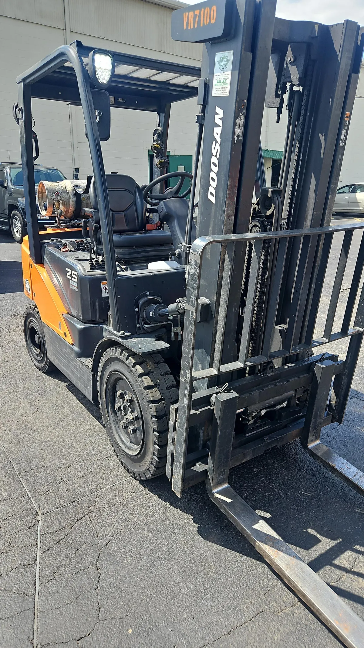 2022 Doosan G25E-7
